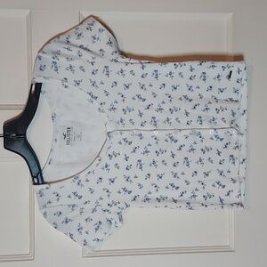 Hollister Floral Baby Tee Must Have Collection